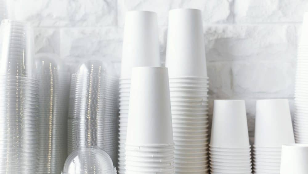 disposable coffee cups arrangement