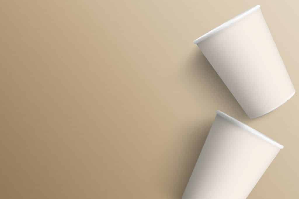 deux paperc ups fond minimal