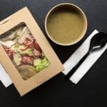 arrangement delicieux plats emporter