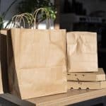 vue face aliments emballes prepares emporter 1