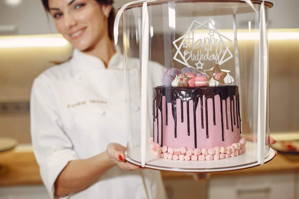 confiseur uniforme decore gateau
