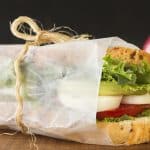 sandwich aux oeufs coque aux tomates